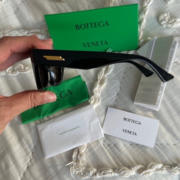 NWT Bottega Veneta Sunglasses! - Picture 7 of 9